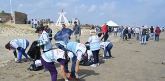 Recolecta Sedema 1.8 toneladas de residuos en playas de Coatzacoalcos