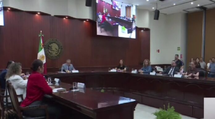 Sinaloa llega al lunes con protesta ciudadana y presión política tras la nueva licencia de Rocha Moya