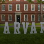 Juez rechaza demanda de Trump contra Harvard por antisemitismo