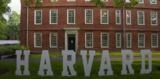 Juez rechaza demanda de Trump contra Harvard por antisemitismo
