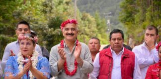Sin distingo partidista, Gobierno de Veracruz atiende demanda histórica de infraestructura en Atlahuilco