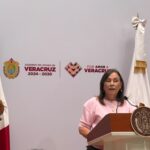Veracruz prepara medidas contra cuotas escolares y uso de celulares en planteles.