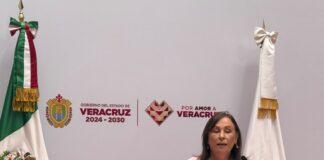 Veracruz prepara medidas contra cuotas escolares y uso de celulares en planteles.