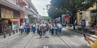 Marchan en Xalapa para exigir el esclarecimiento de la muerte de Melanie