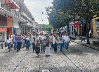 Marchan en Xalapa para exigir el esclarecimiento de la muerte de Melanie