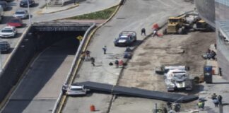 Muere mujer al caer estructura de Paseo Interlomas sobre su vehículo en Interlomas #Edomex