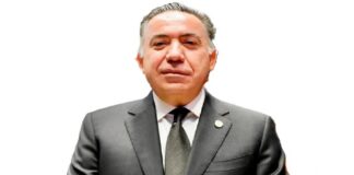 Inzunza anuncia su regreso presencial al Senado; niega que dependa del retorno de Rocha