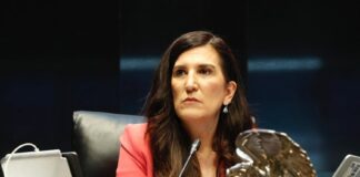 Kenia López plantea desaparecer poderes en Sinaloa si Rocha Moya no deja el cargo