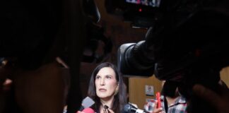 Kenia López lamenta que desde el poder ejecutivo se le incluyera en lista que estigma del gobierno