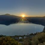 León XIV, primer Papa en procesión por el lago de Albano.