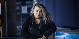 Mónica Vélez recibe el premio Compositor del Año en los BYMA 2026