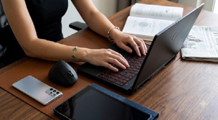 La IA abre oportunidades de liderazgo para las mujeres, pero persisten brechas de acceso y capacitación