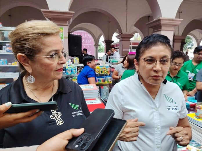 Papeleria el fenix en Feria escolar