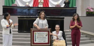 Medalla a Gloria Sánchez reconoce una vida de educación, justicia social y servicio a Veracruz: Rocío Nahle