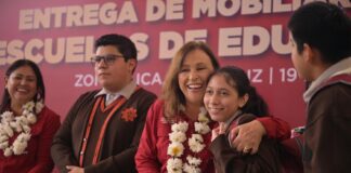 Mochilas y útiles gratuitos para 42 mil 961 estudiantes de la sierra de Zongolica; justicia social para todos: Rocío Nahle