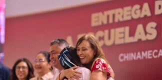Queremos a la niñez y juventud en las aulas: Rocío Nahle durante la entrega de útiles y mobiliario a la región Olmeca