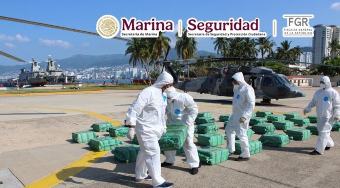 SEMAR asegura frente a Zihuatanejo casi 19 toneladas de cocaína