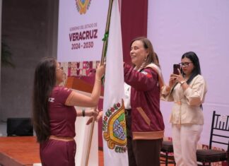 Abandera Gobernadora a participantes de las Olimpiadas de Oro 2026