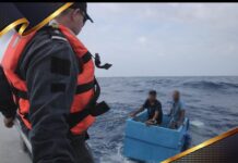 Rescatan a dos pescadores tras cinco días a la deriva en una hielera en el Pacífico