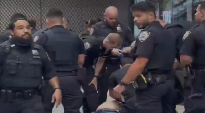 Una mujer muerta y un hombre herido deja ataque en Times Square, Nueva York