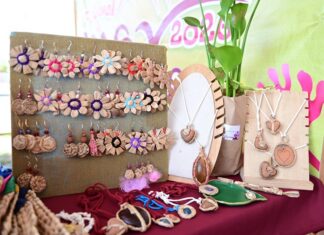 Festival del Mar abre mercado para artesanos de la zona sur