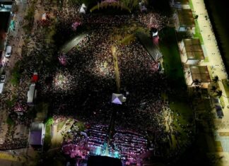 Coatzacoalcos despide el Festival del Mar al ritmo de La Arrolladora