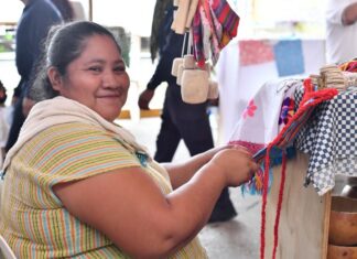 Del telar de cintura al Festival del Mar, tradición que sigue vigente