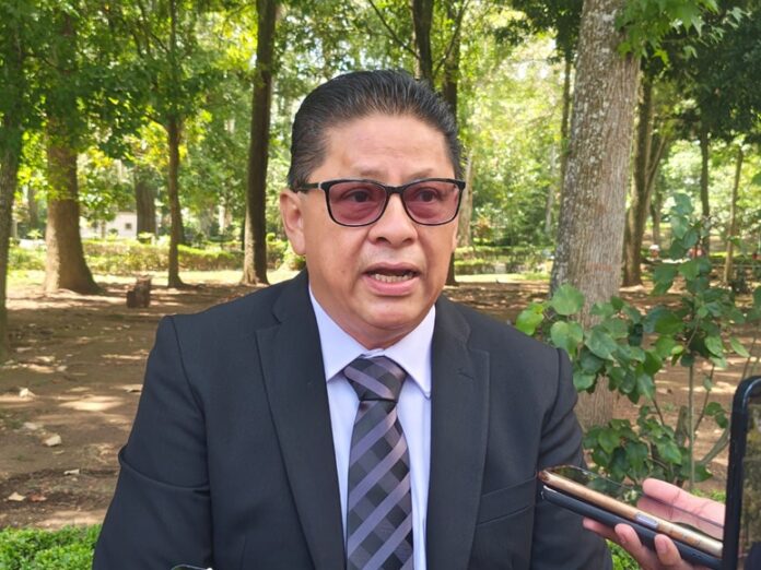 Acdmer Antonio Galicia Campos.