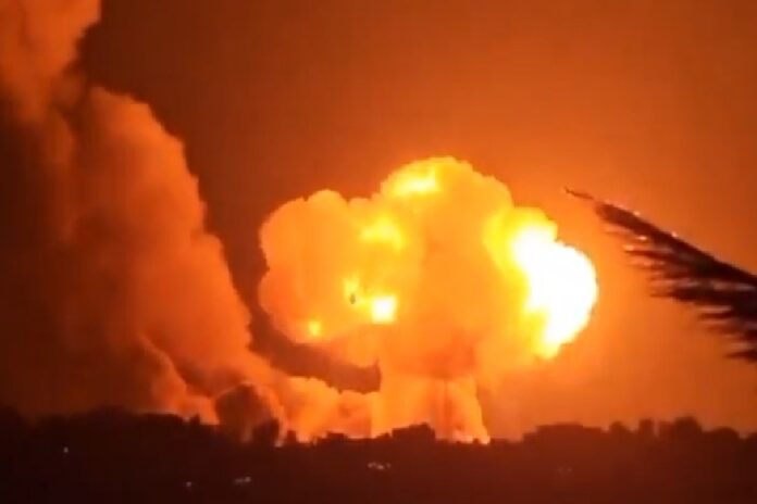 Arabia Saudita ataca a Yemen