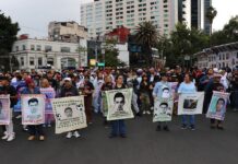 Ayotzinapa llega a 12 años con marchas, reclamos y preguntas sin respuestas.