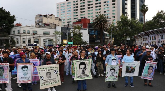 Ayotzinapa llega a 12 años con marchas, reclamos y preguntas sin respuestas.