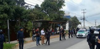 Levantan bloqueo; acuerdan rehabilitación de carretera Coatepec–Las Trancas
