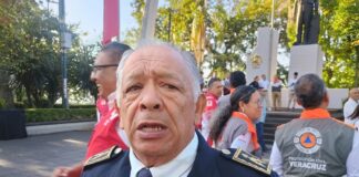 Basura en rejillas y tragatormentas provoca anegamientos durante lluvias en Xalapa: Bomberos