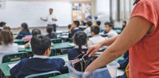 Sin satanizarlo, se debe regular el uso de celulares en las escuelas: IISUE