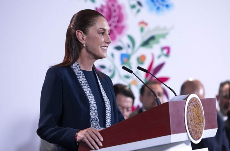 El 3 de noviembre arranca regulación del uso de celulares en escuelas: presidenta Claudia Sheinbaum