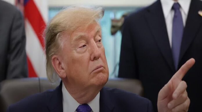 Trump afirma que impidió que Irán tuviera un arma nuclear