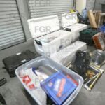 Hallan bodega presuntamente de Farías Laguna con documentos, expedientes navales y armas