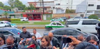 Gobernadora Rocío Nahle pide esperar resultado de periciales; acude a exequias de Zenyazen Escobar