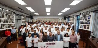 Abandera Ayuntamiento a Delegación de los Juegos Nacionales Populares