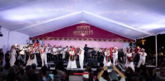 Raíces de Veracruz, con amor a Xalapa, llenó de tradición y talento el jueves musical
