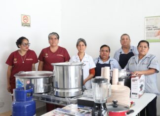 Gobierno de Veracruz cumple petición de trabajadores del Hospital General de Córdoba, entrega de cocina