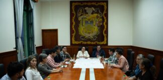 Recibe Daniela Griego a vecinos de la colonia J. J. Panes; establecen acuerdos