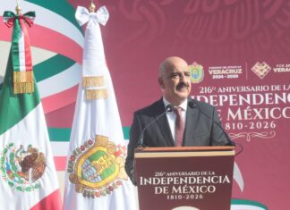 Gobierno de Veracruz realiza Guardias de Honor por el 216 aniversario del inicio de la Independencia de México