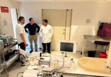 Y con los insumos llega también personal del IMSS a verificar