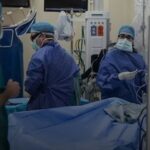 Casi 1,400 médicos dejaron Israel en los últimos 3 años, el equivalente a un hospital