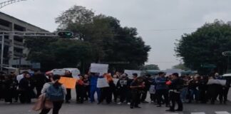 Residentes exigen con bloqueo investigar brote de Salmonella en Hospital General