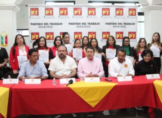 PT Veracruz presenta a nuevas coordinadoras del sectorial de mujeres.