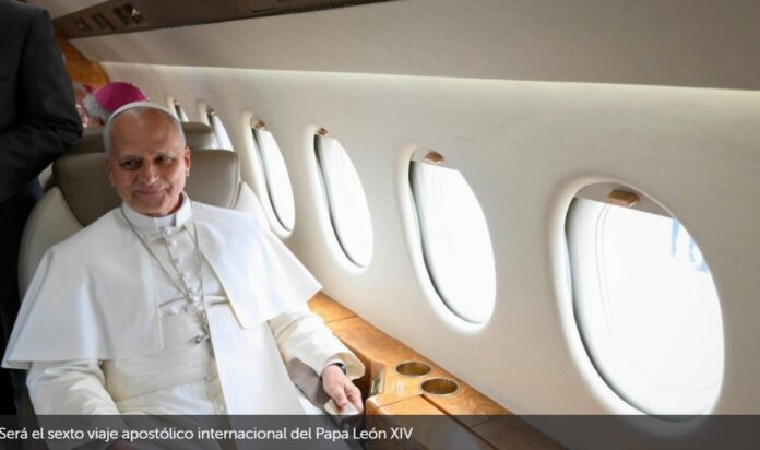 Papa Leon en avión