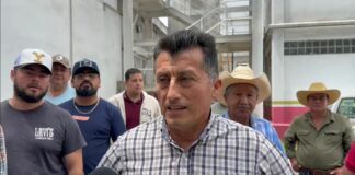 Productores de leche protestan por falta de pagos de Liconsa; suman hasta cuatro semanas de adeudo