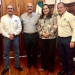 Club del Automóvil Antiguo de Xalapa se reúne con Ahued; prepara su 16ª Exposición a beneficio de Bomberos